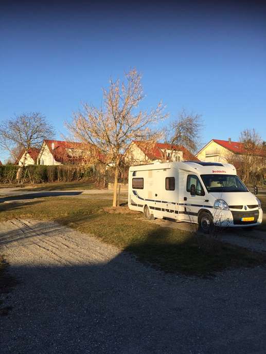 Einem Ort wurde ein Foto hinzugefügt