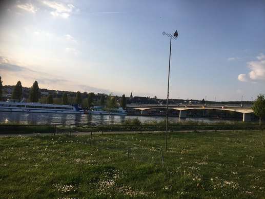 Einem Ort wurde ein Foto hinzugefügt