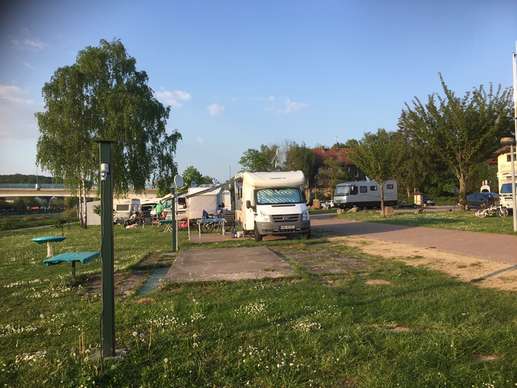 Einem Ort wurde ein Foto hinzugefügt