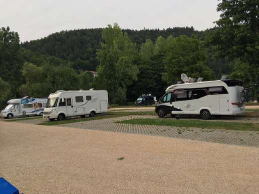 Einem Ort wurde ein Foto hinzugefügt