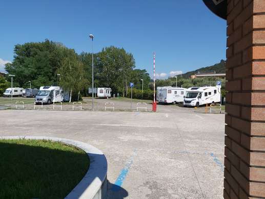 Einem Ort wurde ein Foto hinzugefügt