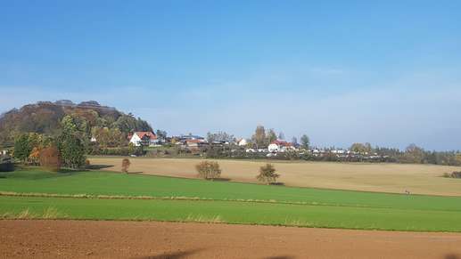 Einem Ort wurde ein Foto hinzugefügt