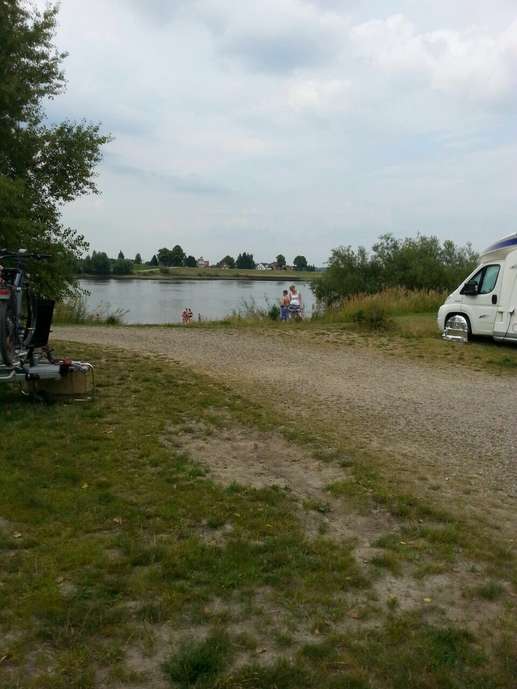 Einem Ort wurde ein Foto hinzugefügt