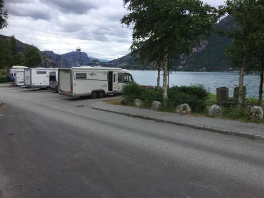 Einem Ort wurde ein Foto hinzugefügt