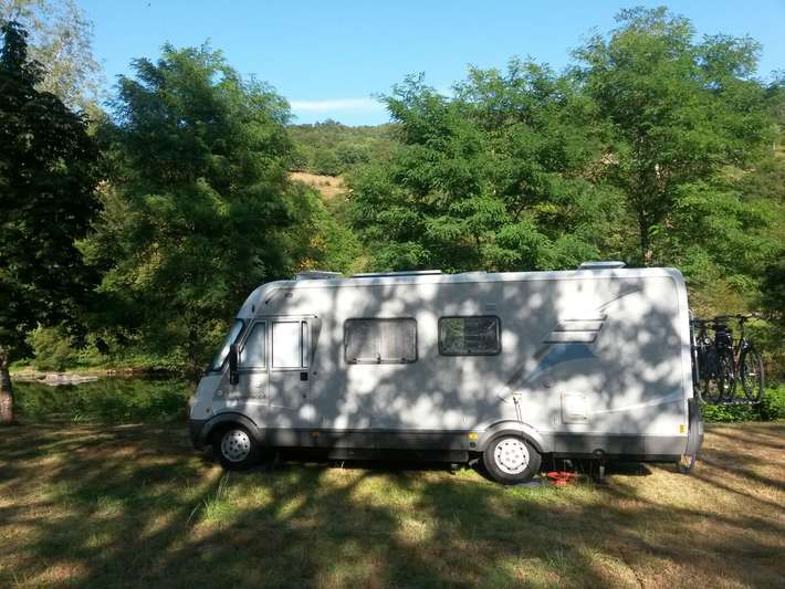 Camping La Berge Ombrageé