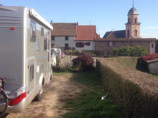 Einem Ort wurde ein Foto hinzugefügt