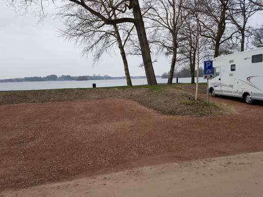Einem Ort wurde ein Foto hinzugefügt
