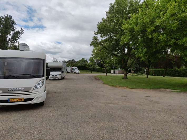 Aire de Camping-Car Fleurance