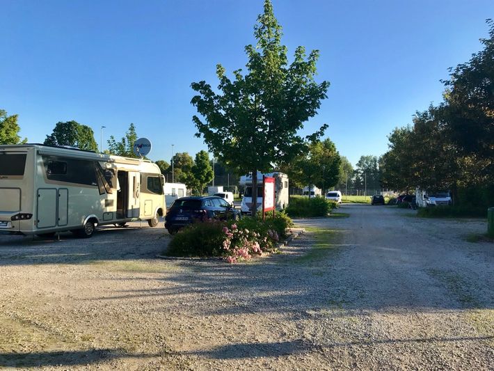 Stellplatz am Sportplatz