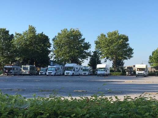 Einem Ort wurde ein Foto hinzugefügt