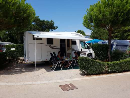 Einem Ort wurde ein Foto hinzugefügt