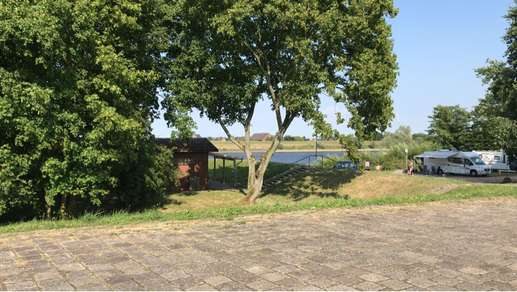 Added a photo to a location