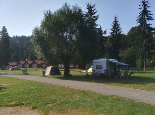 Einem Ort wurde ein Foto hinzugefügt