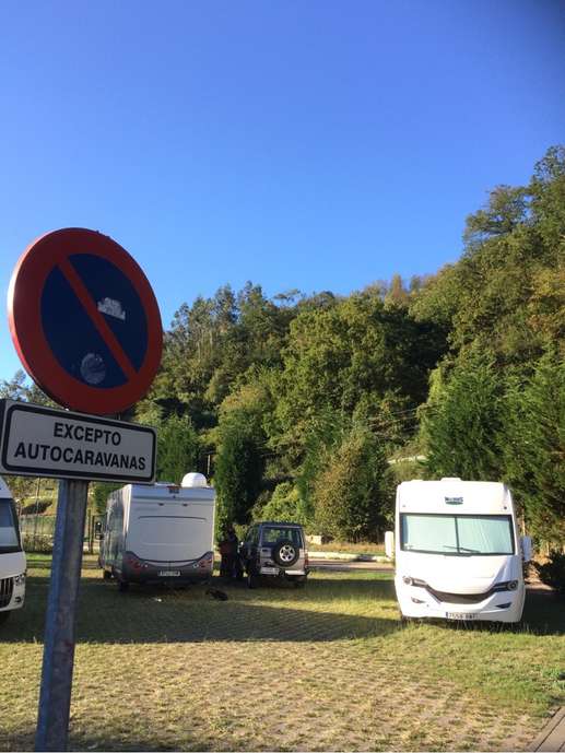 Einem Ort wurde ein Foto hinzugefügt