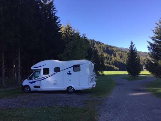 Einem Ort wurde ein Foto hinzugefügt