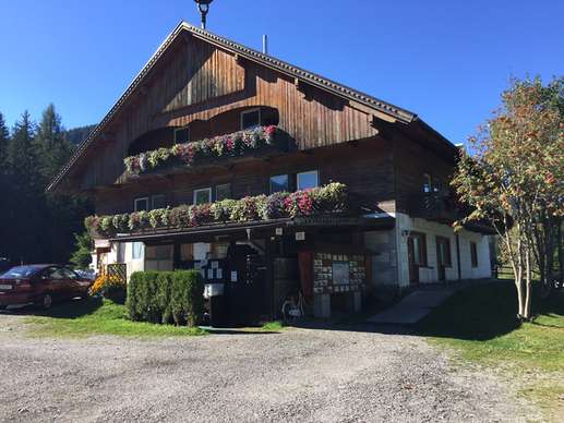 Einem Ort wurde ein Foto hinzugefügt