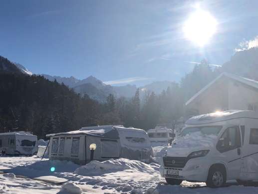 Einem Ort wurde ein Foto hinzugefügt