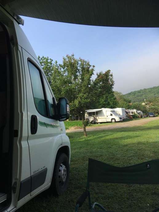 Einem Ort wurde ein Foto hinzugefügt