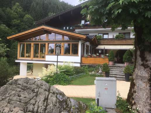 Einem Ort wurde ein Foto hinzugefügt