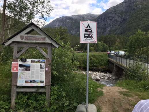Added a photo to a location
