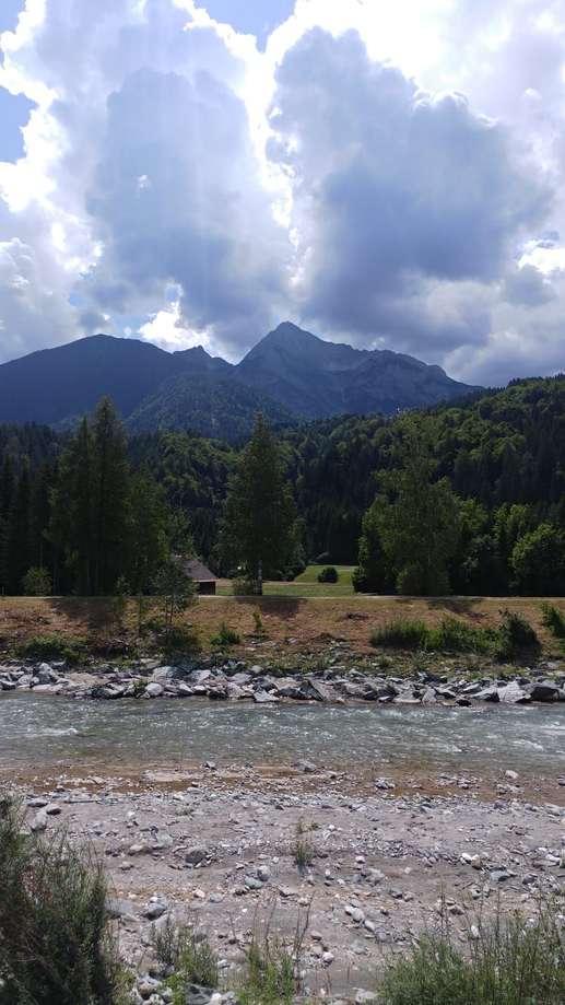 Einem Ort wurde ein Foto hinzugefügt
