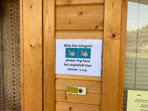 Einem Ort wurde ein Foto hinzugefügt