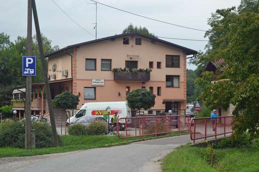 Einem Ort wurde ein Foto hinzugefügt