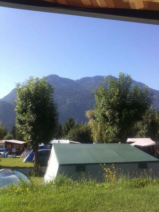 Einem Ort wurde ein Foto hinzugefügt