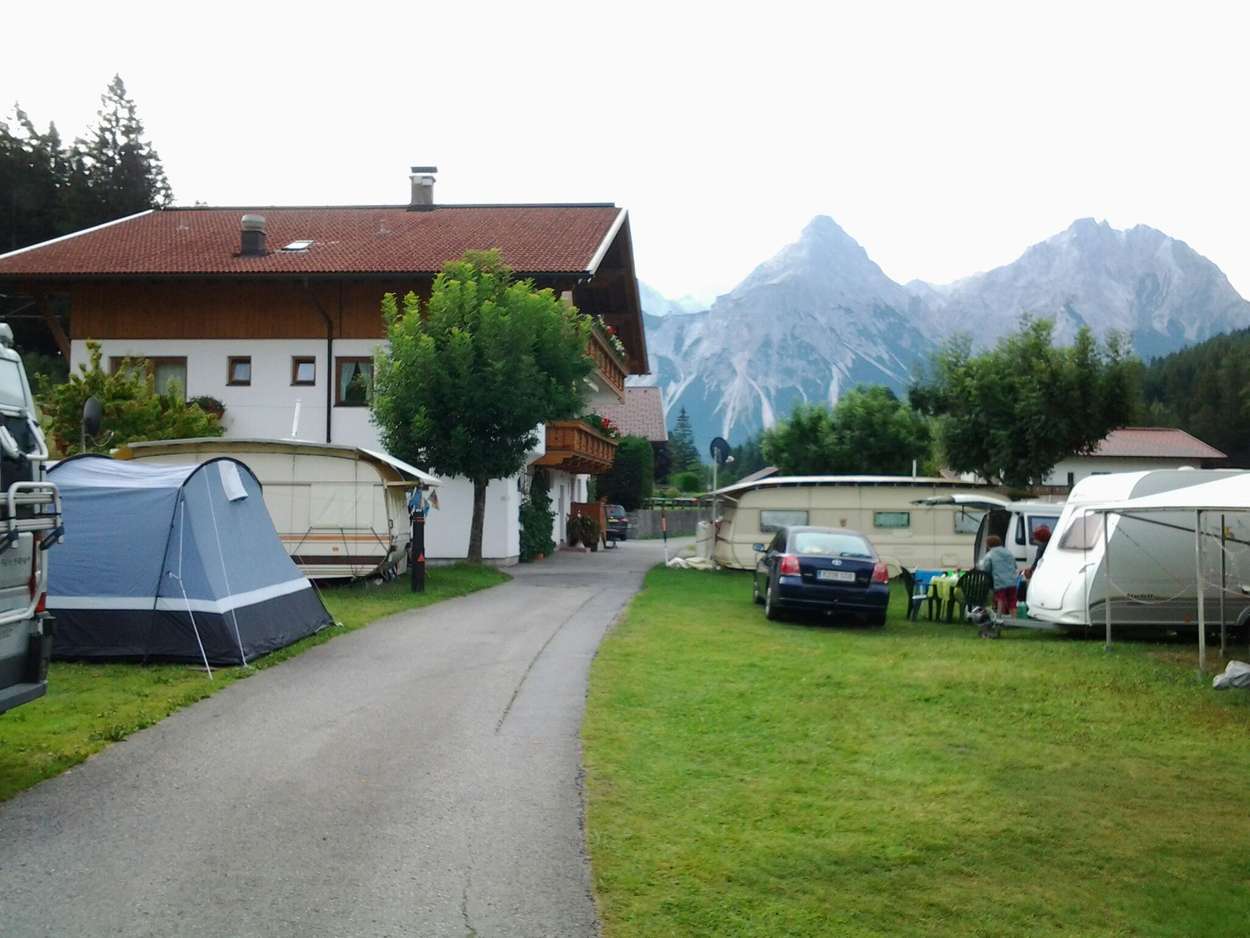 dwt zelte rodeo Bus vorzelt Zeltboden Bodendecke für Busvorzelt Rodeo/Rodeo II Bodenplane zum einknüpfen mit Knebel und Öse Sport & Freizeit Korb aus Seegras, Naba Print Music Set und Größe:2 x 50 Liter (IP67)