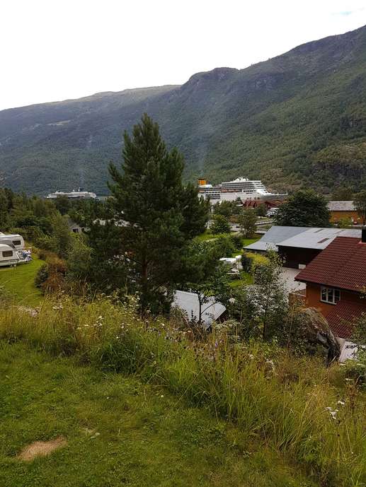 Einem Ort wurde ein Foto hinzugefügt