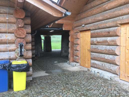 Einem Ort wurde ein Foto hinzugefügt