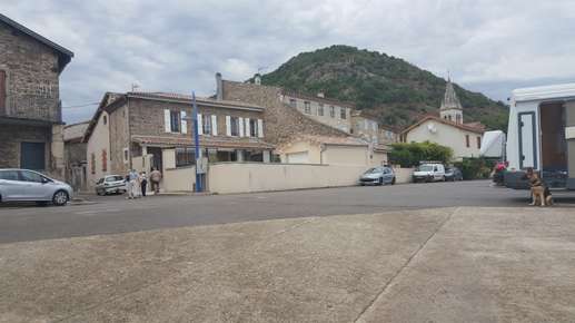 Added a photo to a location