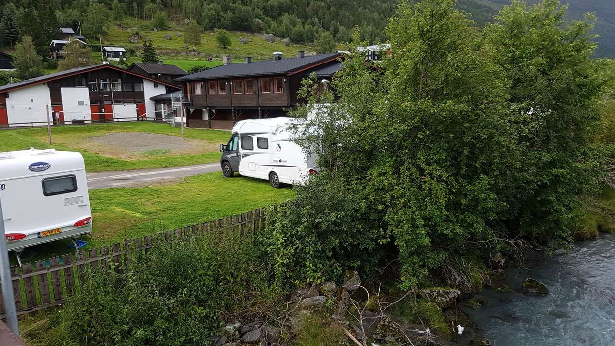 Lom Camping  Campercontact