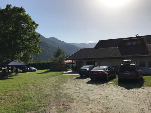 Einem Ort wurde ein Foto hinzugefügt