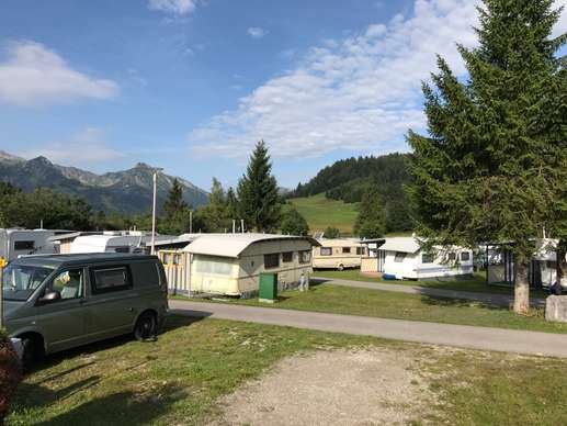 Einem Ort wurde ein Foto hinzugefügt