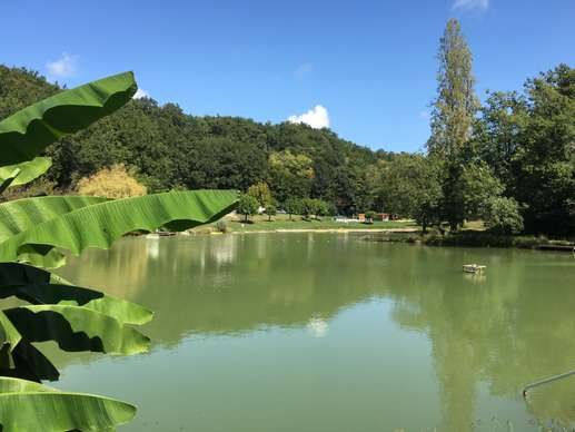 Einem Ort wurde ein Foto hinzugefügt