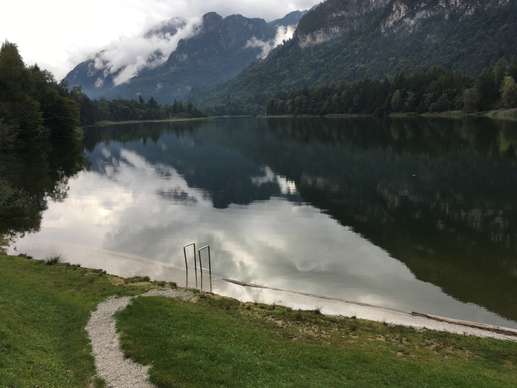 Einem Ort wurde ein Foto hinzugefügt