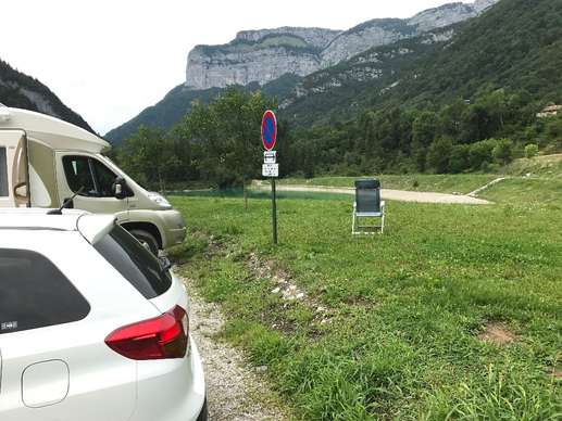 Einem Ort wurde ein Foto hinzugefügt