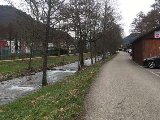 Einem Ort wurde ein Foto hinzugefügt