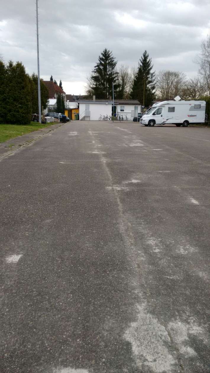 Parking an den Sportanlagen