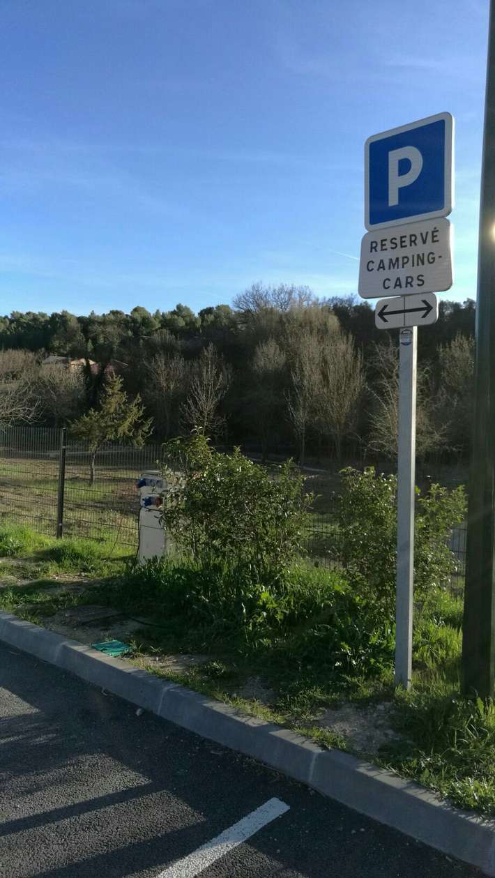 Aire de Camping-Car Jouques