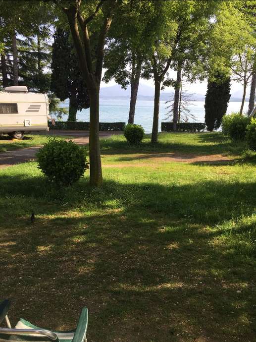 Einem Ort wurde ein Foto hinzugefügt