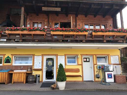 Einem Ort wurde ein Foto hinzugefügt