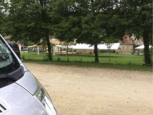 Einem Ort wurde ein Foto hinzugefügt