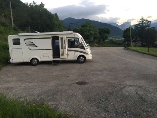 Einem Ort wurde ein Foto hinzugefügt