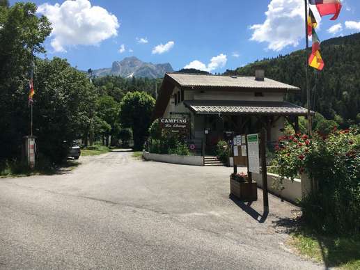Einem Ort wurde ein Foto hinzugefügt