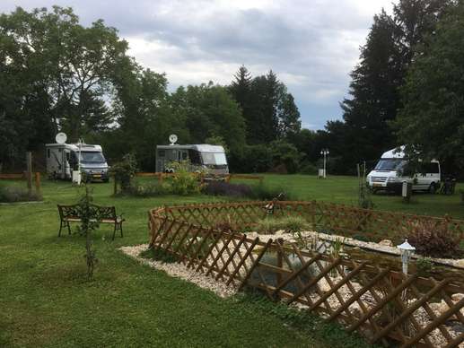Einem Ort wurde ein Foto hinzugefügt