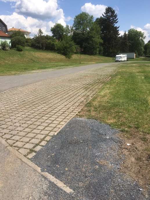 Einem Ort wurde ein Foto hinzugefügt
