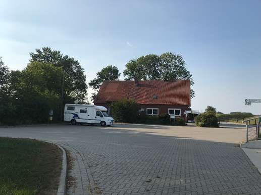 Einem Ort wurde ein Foto hinzugefügt