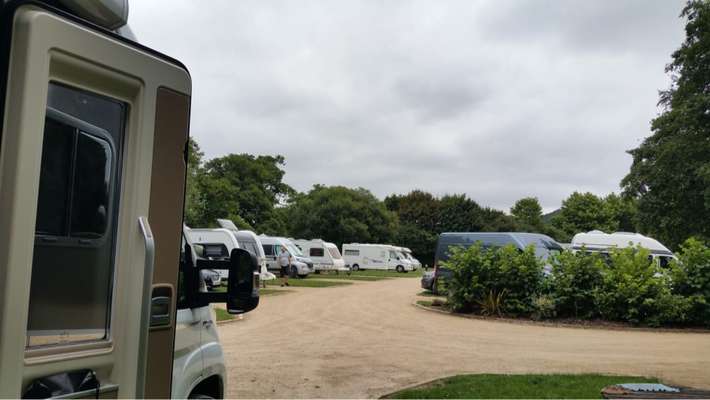 Grouse and Claret Hotel and Caravanpark
